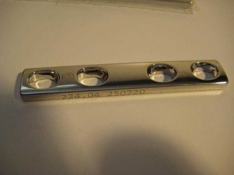 Synthes 224.04 Narrow DLP Plate 4 holes  