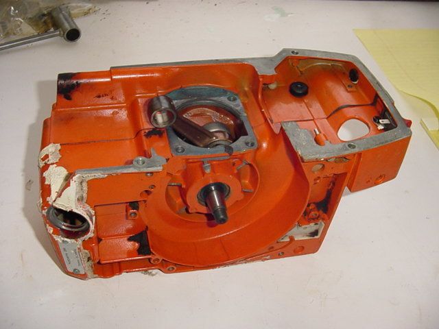 HUSQVARNA 266 CHAINSAW CRANK CASE & CRANK  