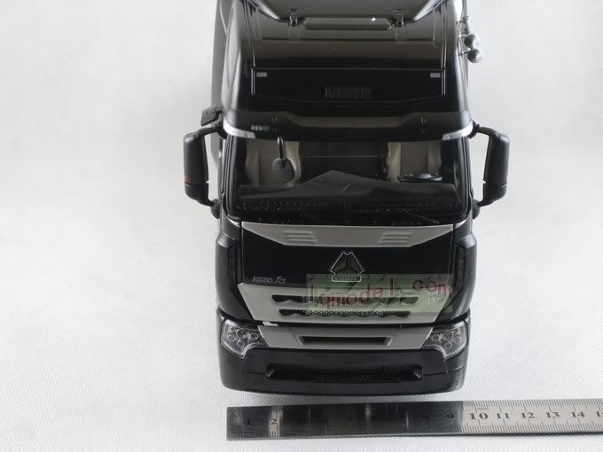 24 China Volvo Truck model of HOWO A7 Tractor Diecast  