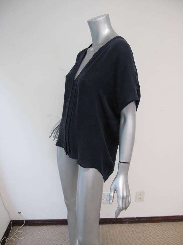 Vince Navy Blue Short Sleeve V Neck Hidden Button Down Oversized 