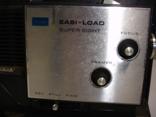 F121   Vintage VTG  Easi Load Super 8 mm Projector for Parts 