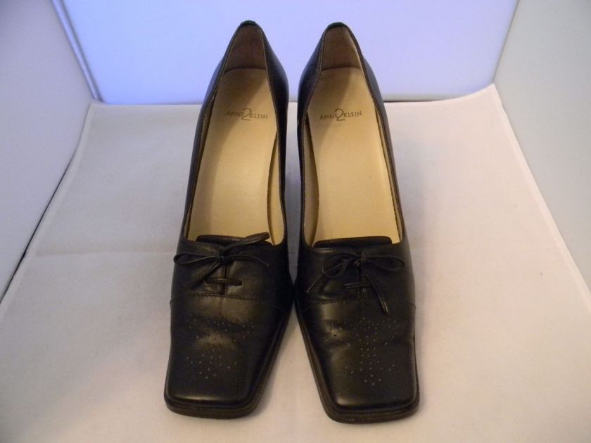 Anne Klein Classic Womens Espresso Brown Leather Pump Size 7M With 3 