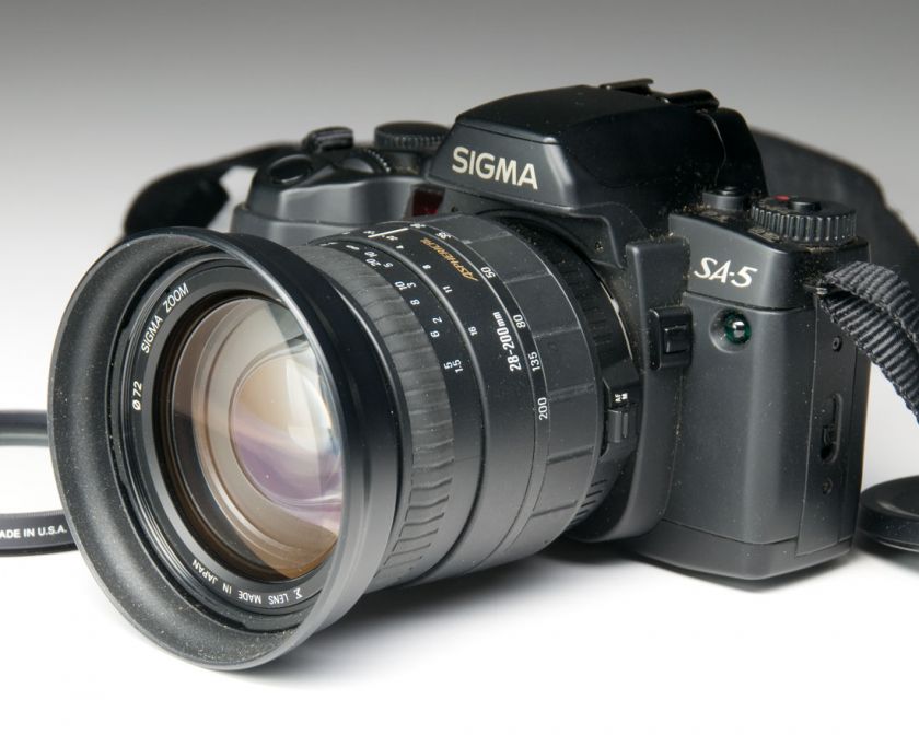 Sigma SA 5 35mm Film Camera with 28 200mm AF ZOOM Lens   EXCELLENT 