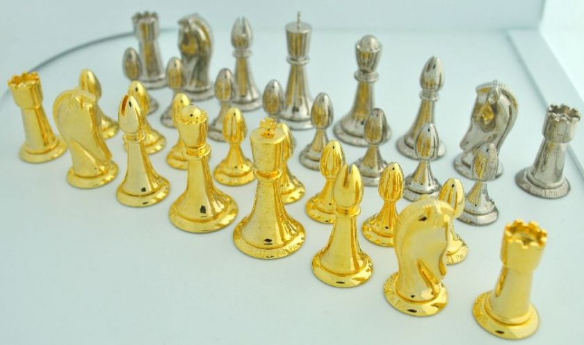 FRANKLIN MINT STAR TREK TRIDIMENSIONAL CHESS SET   PIECES 1994  