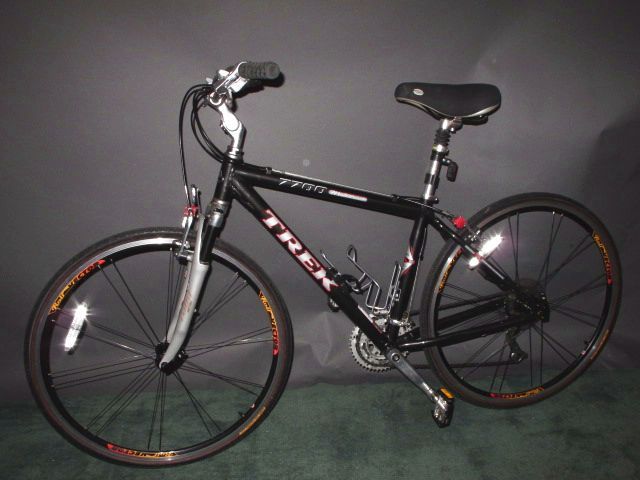 Trek 7700 Multitrack Hybrid Mountain Bicycle Bike 44cm  