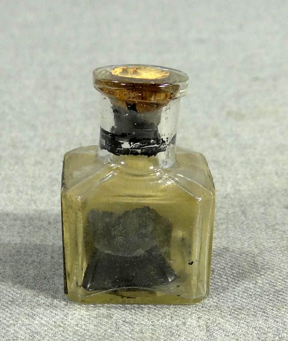   GLASS INK BOTTLE INKWELL JUDAICA STAR & DRAGON LABEL KARMANSKI  