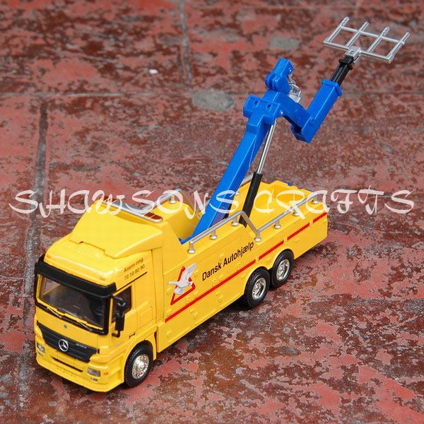 50 DIE CAST MERCEDES BENZ HIGHWAY TOW TRUCK WRECKER  