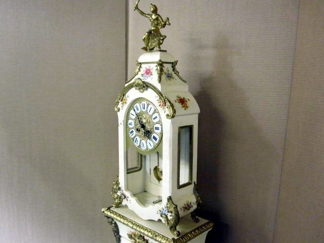 Vintage French Style Clock and Pedestal Gold Gilt Accents & Hand 