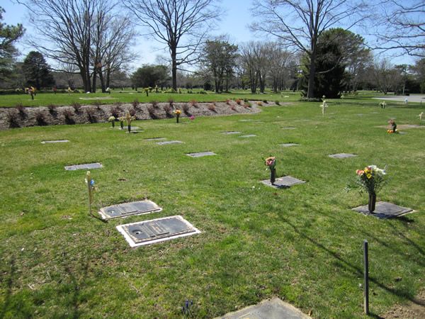 Cemetery Plot for 2   Pinelawn, New York (Worth $6,500)  