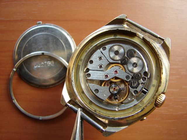 SLAVA VINTAGE SOVIET RUSSIAN MECHANICAL Gold Plated WRISTWATCH RARE 