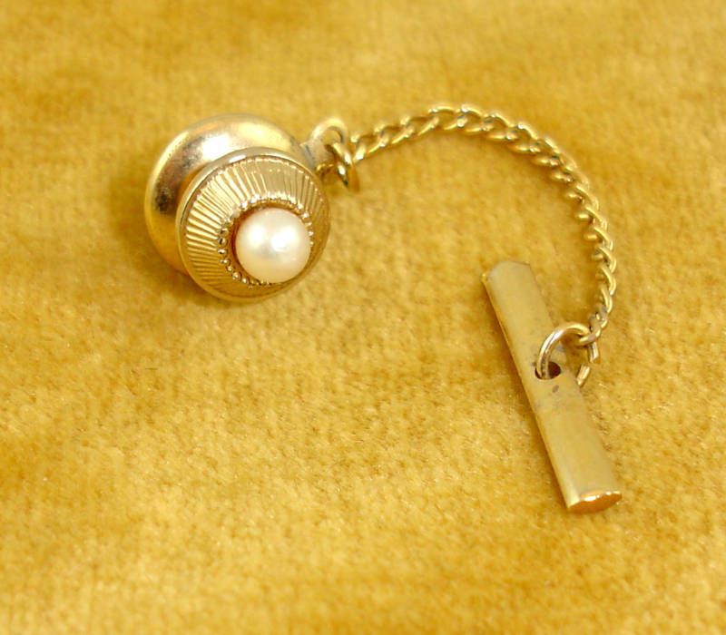 Vintage Pearl goldtone tie tack  