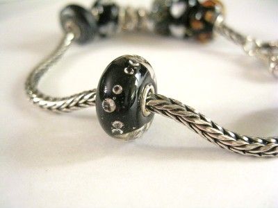   TROLLBEADS 7 1/2 BRACELET & 7 GLASS BEADS & SILVER 3 SIBLINGS CHARM