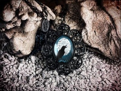 Raven Full Moon Gothic Crow Horror Halloween Black Ornate Necklace 617 