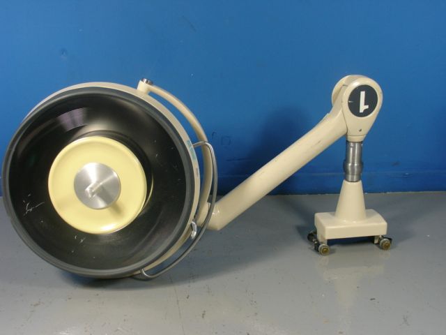 Amsco Polaris Surgical Light Trolley ChuttleTrak  