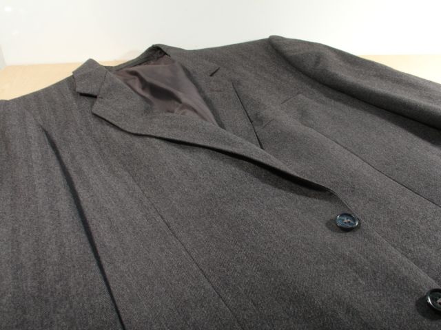 Coat Measurements Chest   45.5, Waist 42, Sleeves 25.25 ( 2 