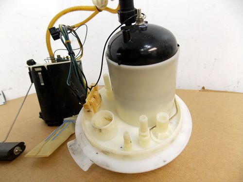 LAND ROVER FUEL PUMP FOR LR2 OEM  