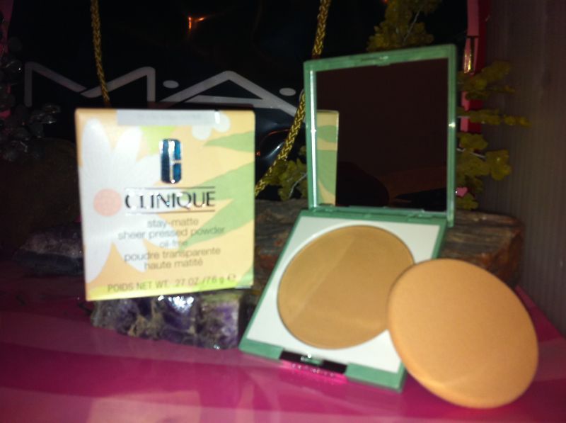 CLINIQUE Stay matte sheer pressed powder STAY BEIGE 03  