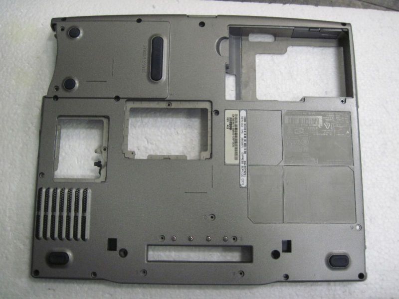 DELL LATITUDE D610 BOTTOM BASE CN 0D4560  