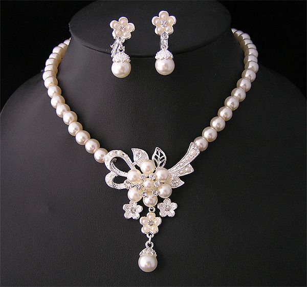 Wedding/Bridal pearl &crystal necklace earring set S219  