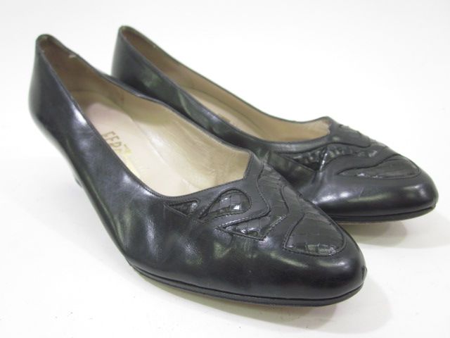 SALVATORE FERRAGAMO Black Leather Snakeskin Pumps 7 A  