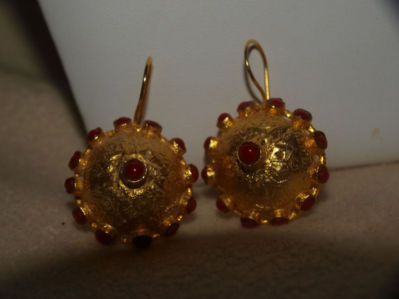 BYZANTINE GOLD & CORAL ROUND PIERCED EARRINGS NEW  