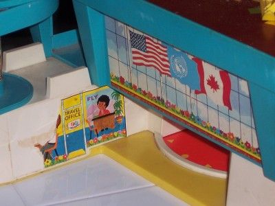   VINTAGE FISHER PRICE LITTLE PEOPLE PLAY FAMILY AIRPORT PLAYSET #996