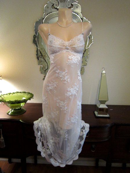 NWT Nightgown Gown CLAIRE PETTIBONE Bride Lace  Couture 