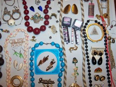   +ITEMS ESTATE,VINTAGE,RETRO COSTUME JEWELRY LBS. POUNDS LOT 27  