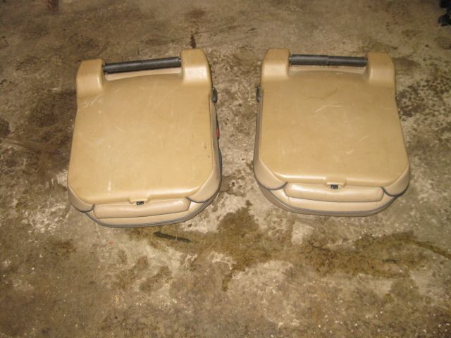   04 00 land rover discovery 2 II passenger right 3rd row rear jump seat