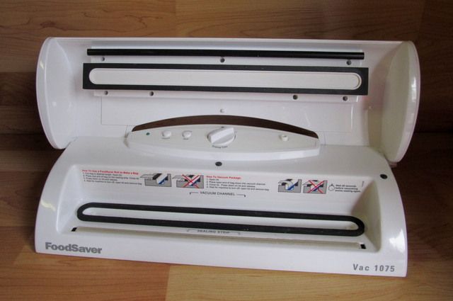 FOODSAVER VACUUM SEALER FOOD SEALING SYSTEM VAC 1075  