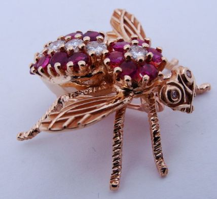 Designer Van Cleef & Arpels Diamond Ruby BEE Pin  